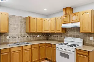 40 Gonzalez Dr, Hollister, CA 95023 - Photo 10