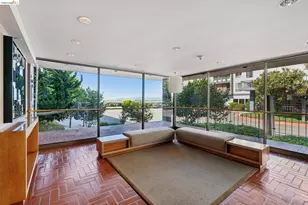 9 Commodore Dr, Emeryville, CA 94608 - Photo 2