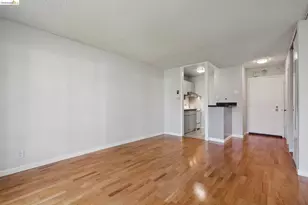 9 Commodore Dr, Emeryville, CA 94608 - Photo 8