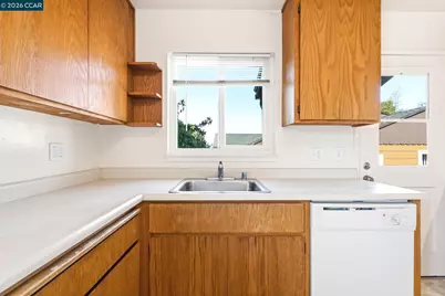 1812 Carlson Blvd, Richmond, CA 94804 - Photo 12