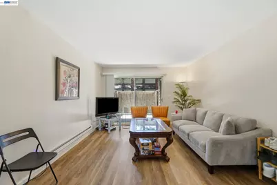 1137 Yarwood Court, San Jose, CA 95128 - Photo 8