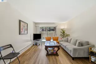 1137 Yarwood Ct, San Jose, CA 95128 - Photo 8