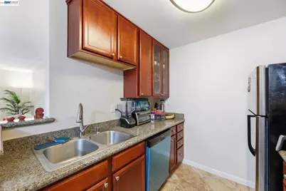 1137 Yarwood Court, San Jose, CA 95128 - Photo 10