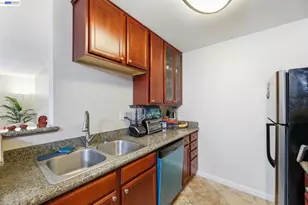 1137 Yarwood Ct, San Jose, CA 95128 - Photo 10