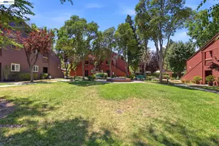 1137 Yarwood Ct, San Jose, CA 95128 - Photo 30