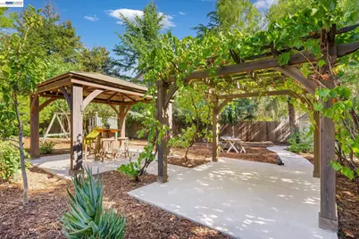 1330 Capri Ct, Livermore, CA 94550 - Photo 70