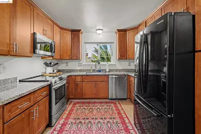 1150 Los Palos Ct, Pittsburg, CA 94565 - Photo 8