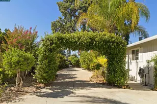 1694 Tammy Ln, Concord, CA 94519 - Photo 4
