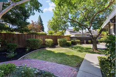109 Blossom Ct, Danville, CA 94506 - Photo 2