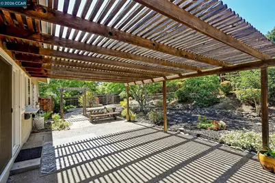 5706 Pepperridge Way, Concord, CA 94521 - Photo 30