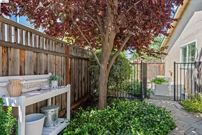 2533 Larrikeet Ct, Pleasanton, CA 94566 - Photo 44