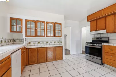 5362 Foothill Blvd, Oakland, CA 94601 - Photo 18