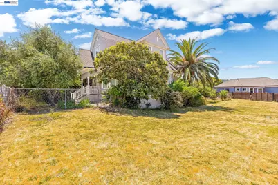 2207 21st St, Oakland, CA 94606 - Photo 1