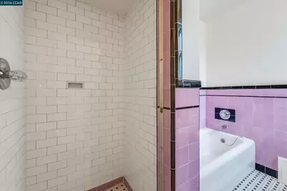 130 Woolsey St, San Francisco, CA 94134 - Photo 18