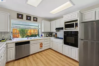 425 Cecelio Way, Tracy, CA 95376 - Photo 4