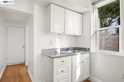 184 A St, Hayward, CA 94541 - Photo 10