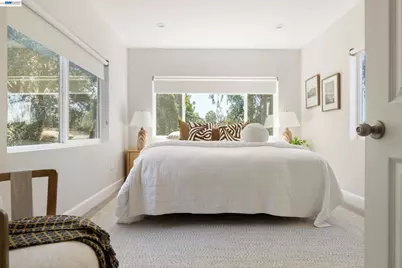 3954 Forest Hill Ave, Oakland, CA 94602 - Photo 18