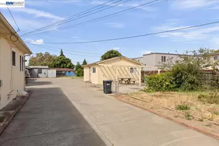 22071 Montgomery St, Hayward, CA 94541 - Photo 2