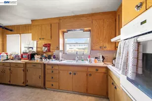 22071 Montgomery St, Hayward, CA 94541 - Photo 18
