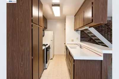 2125 Arroyo Ct #2, Pleasanton, CA 94588 - Photo 8