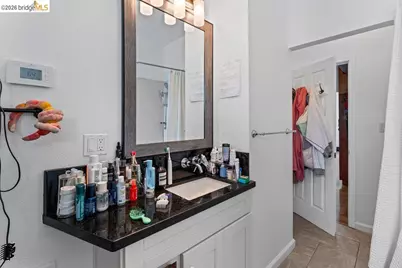 74 Pearl St, Oakland, CA 94611 - Photo 40