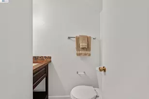 27427 Stoneridge Ct, Hayward, CA 94544 - Photo 16