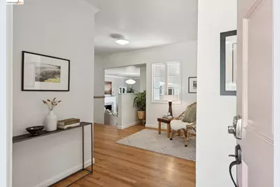 2339 Thackeray Dr, Oakland, CA 94611 - Photo 8