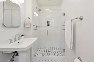 2339 Thackeray Dr, Oakland, CA 94611 - Photo 48