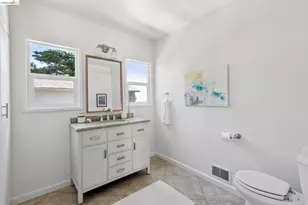 2339 Thackeray Dr, Oakland, CA 94611 - Photo 22