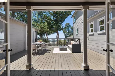 2339 Thackeray Dr, Oakland, CA 94611 - Photo 20