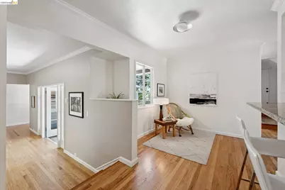2339 Thackeray Dr, Oakland, CA 94611 - Photo 28