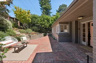 2339 Thackeray Dr, Oakland, CA 94611 - Photo 10