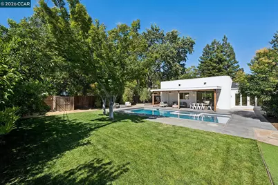 40 Meek Pl, Lafayette, CA 94549 - Photo 2