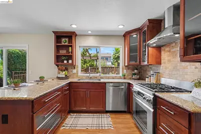 332 Chardonnay Cir, Clayton, CA 94517 - Photo 10