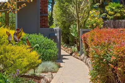1849 Brentwood Rd, Oakland, CA 94602 - Photo 4