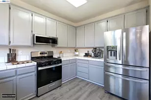 1356 Peppertree Way, Tracy, CA 95376 - Photo 20