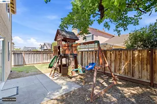 1356 Peppertree Way, Tracy, CA 95376 - Photo 40