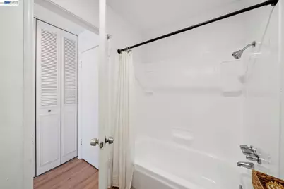 2029 Otis Dr #D, Alameda, CA 94501 - Photo 16