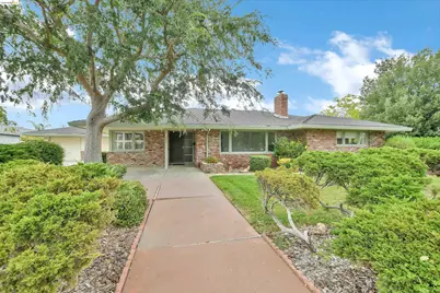 227 Pueblo Dr, Pittsburg, CA 94565 - Photo 2