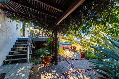 640 Skyline Dr, Martinez, CA 94553 - Photo 16