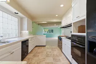 6480 Ascot Dr, Oakland, CA 94611 - Photo 12