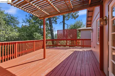 6480 Ascot Dr, Oakland, CA 94611 - Photo 50