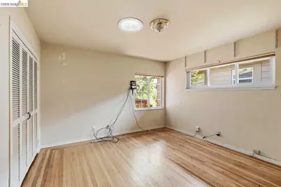 6480 Ascot Dr, Oakland, CA 94611 - Photo 22