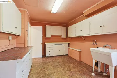 6480 Ascot Dr, Oakland, CA 94611 - Photo 40