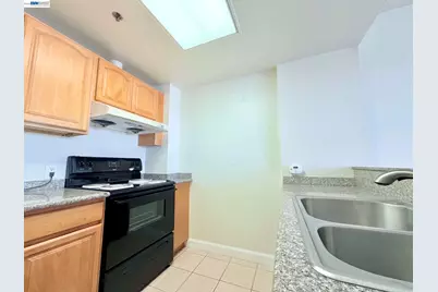 989 Webster St #651, Oakland, CA 94607 - Photo 14