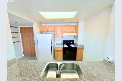 989 Webster St #651, Oakland, CA 94607 - Photo 10