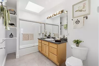 1515 14th Ave #403, Oakland, CA 94606 - Photo 10