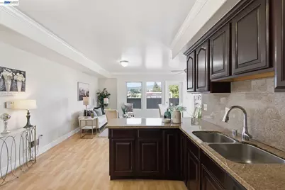 1515 14th Ave #403, Oakland, CA 94606 - Photo 8
