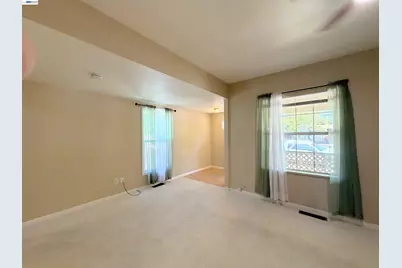 217 Cedar St, Roseville, CA 95678 - Photo 6
