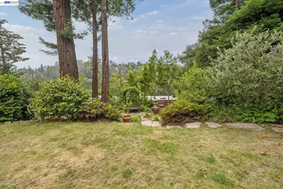 5765 Colton Blvd, Oakland, CA 94611 - Photo 82